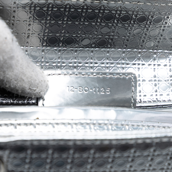 Pre-Loved Dior Medium Metallic Patent Microcannage Lady Dior - Picture 6 of 8